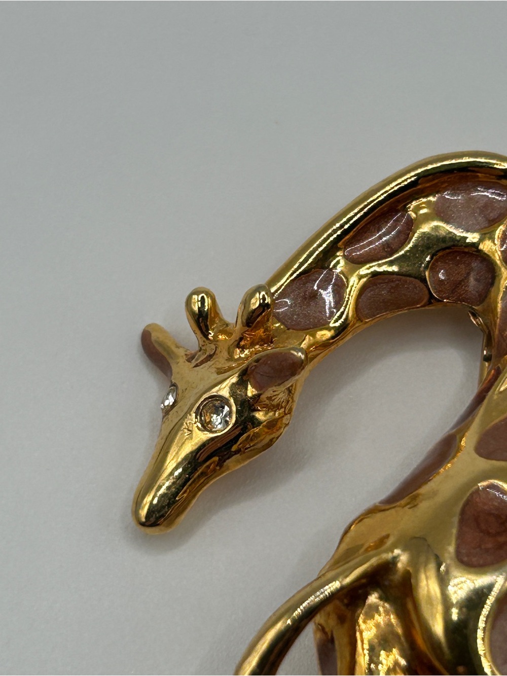 Gold Giraffe Brooch with Brown Enamel Crystal Accents - Picture 11 of 11